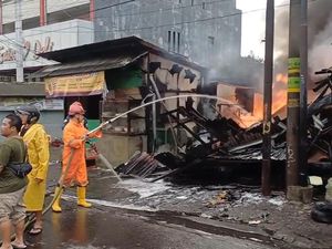 Kios Ban di Ungaran Terbakar, Warga: Ada Suara Meletus, Dor!