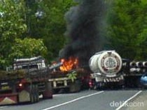 Tragedi Kecelakaan Maut 8 Kendaraan di Lamongan Tewaskan 10 Orang