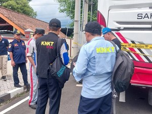 KNKT Periksa Bus Pariwisata yang Tabrak Mobil-Motor di Kota Batu