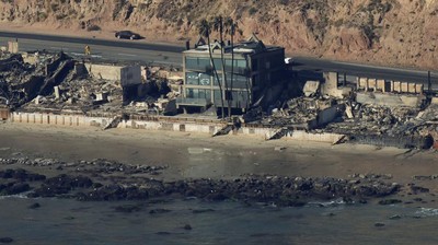 Luluh Lantak Pesisir California Akibat Kebakaran Hutan