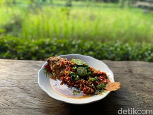 Di Joglo Asri Ini Bisa Makan Pecak Nila hingga Bubur Manis