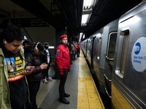 Mengikuti Guardian Angels Patroli Mengamankan Kereta Bawah Tanah New York