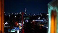 Insiden itu adalah salah satu dari beberapa kejahatan kereta bawah tanah yang mengejutkan selama dua minggu terakhir, termasuk beberapa penusukan dan seorang pria didorong ke rel kereta bawah tanah pada Malam Tahun Baru, yang mendorong kembalinya Guardian Angels. 