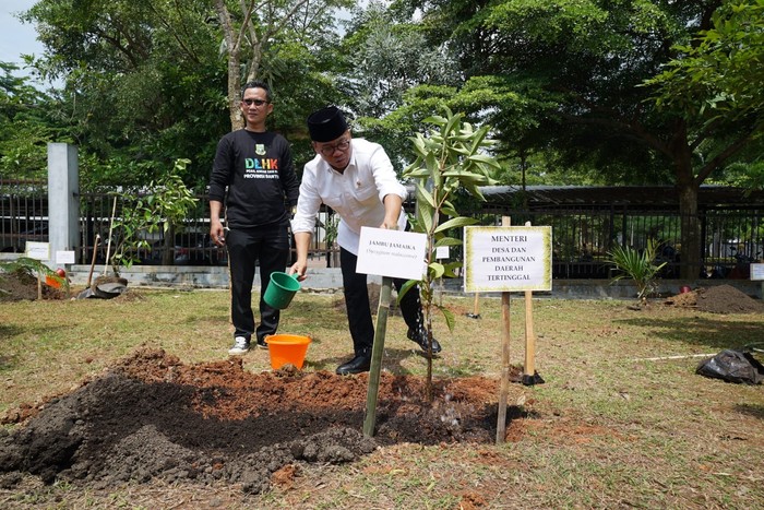 Menteri Desa dan Pembangunan Daerah Tertinggal Yandri Susanto
