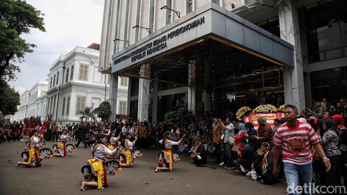 Kementerian Koordinator Bidang Perekonomian, menggelar Syukuran Ponorogo, yang di hadiri oleh Bupati Ponorogo Sugiri Sancoko, di Graha Sawala, Gedung Aliwardana, Kemenko Perekonomian, Jakarta Pusat, Sabtu (11/1/2024).