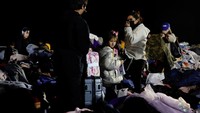 Kebakaran, yang melanda permukiman di sisi timur dan barat kota, sejauh ini telah menewaskan 10 orang dan menghancurkan hampir 10.000 bangunan, dan angka tersebut diperkirakan akan bertambah. REUTERS/Shannon Stapleton