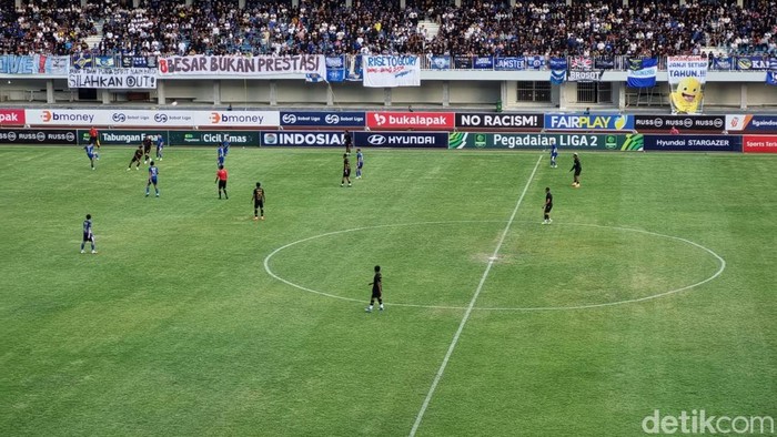 Suasana pertandingan PSIM Jogja melawan Persiku Kudus di Stadion Mandala Krida, Kota Jogja, Sabtu (11/1/2025).