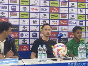Kecewanya Paul Munster Persebaya Dilumat PSS 1-3, Soroti Keputusan Wasit