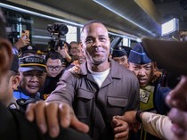 Senyum Patrick Kluivert Tiba di Jakarta