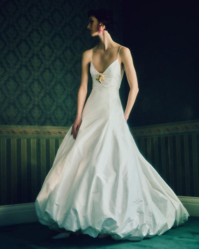 Tren Baju Pengantin 2025.