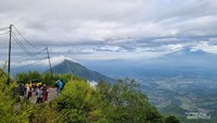 Gunung Andong, Jip dan Lalu Lalang