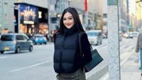 Veni Nur bahkan mengaku jadi renggang hubungannya dengan Athalla Naufal gegara dicap negatif. (Foto: dok Instagram)