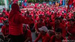 Aksi Kader PDIP Peringati HUT dan Dukung Hasto dengan Cap Darah