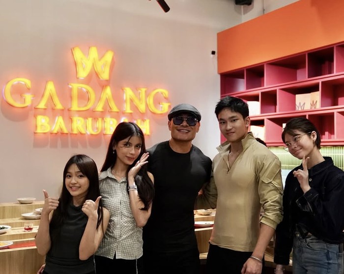 Deddy Corbuzier Buka Restoran Padang Kekinian, Pembukaanya Meriah