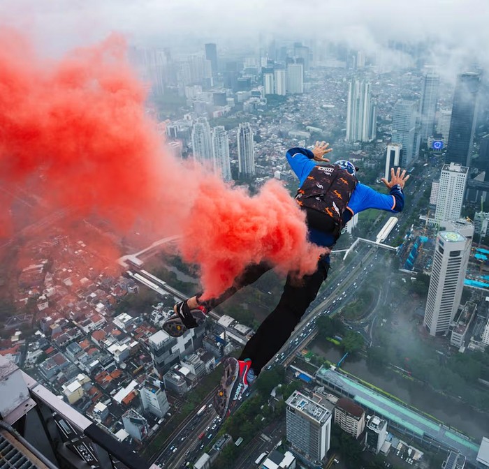 Frederic Fugen base jump di Jakarta