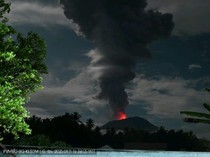 Gunung Ibu Halmahera Barat Erupsi, Warga Diimbau Jauhi Radius 5,5 Km