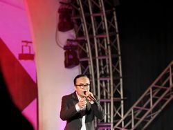 Mengabadikan Aksi Panggung Ari Lasso dengan Vivo X200 Pro