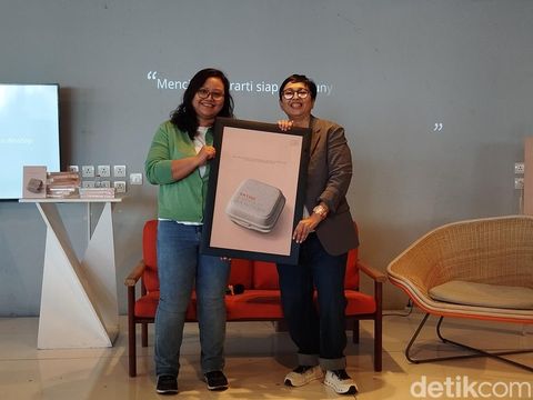 Ika Natasa meluncurkan novel terbaru berjudul Satine. Acara bincang-bincang buku ini digelar di Ganara Art Space, Plaza Indonesia, Jakarta Pusat, Sabtu (11/1/2025).