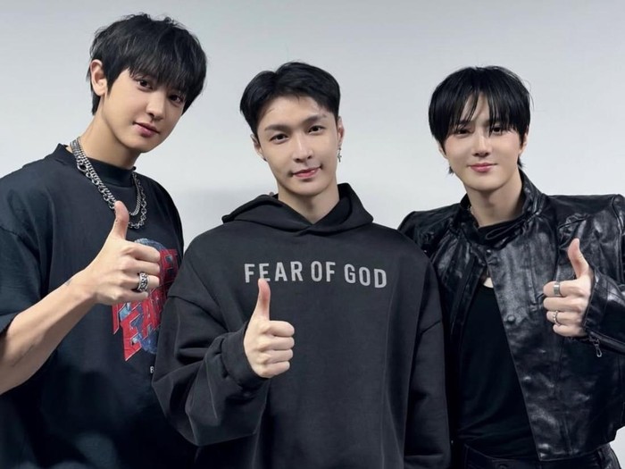 Lay Zhang reuni bareng Chanyeol dan Suho