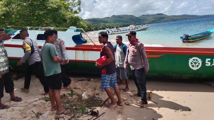 Longboat tenggelam di Perairan Manipa, Seram Bagian Barat.