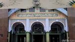 Berkunjung ke Masjid Berkubah Megah di Kota Tangerang