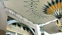Masjid Agung Al-Azhom memiliki banyak program, salah satunya kegiatan pengajian dengan banyak jemaah. Foto: Amelia Ghany Safitri / detikHikmah