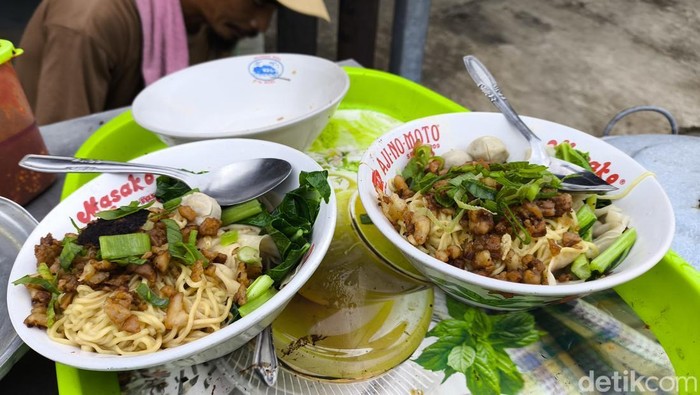 Mi yamin khas Cirebon Mang Bagreg