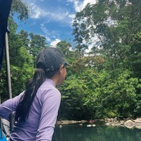 Dalam rangka memperingati Hari Lingkungan Hidup Nasional, Prilly mengajak masyarakat untuk ikut menjaga bumi. Dalam foto-foto yang dibagikannya juga terlihat keindahan lautan hutan mangrove yang disebutnya sebagai surga tersembunyi itu. Foto: Instagram/@prillylatuconsina96