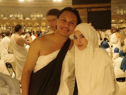 6 Potret Mahalini Perdana Jalani Umrah, Parasnya saat Berhijab Bikin Terpana