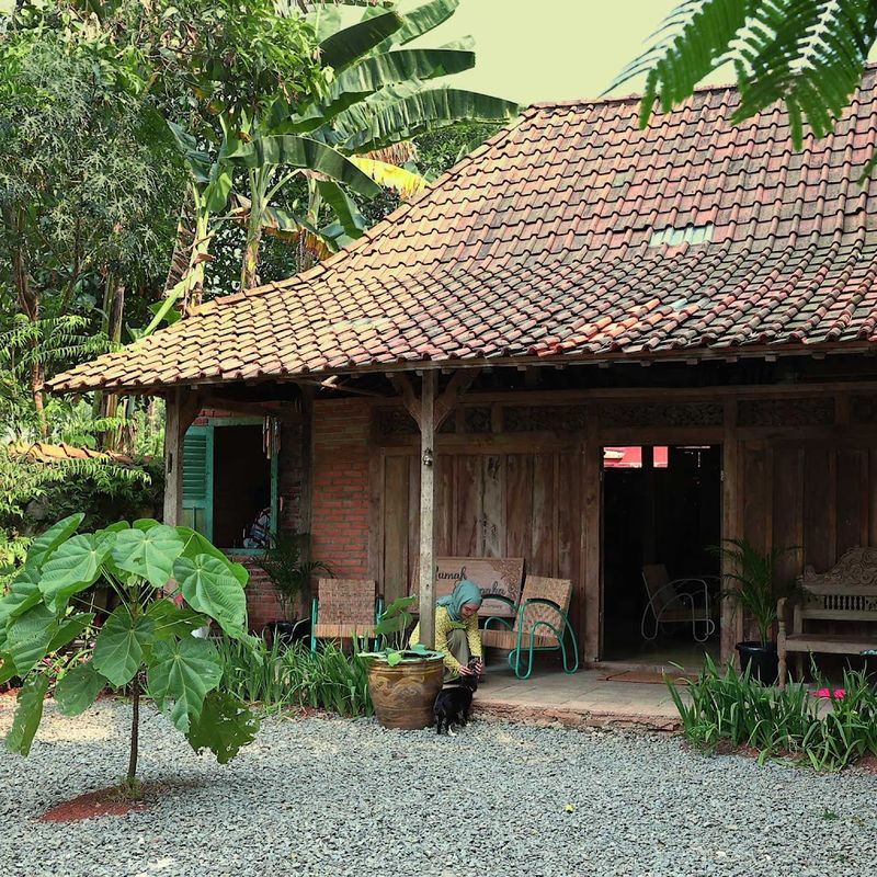 Rumah makan Joglo di Depok