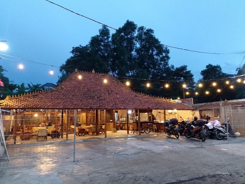 Rumah makan Joglo di Depok