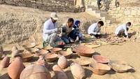 Ratu Hatshepsut dari dinasti ke-18, yang meninggal sekitar tahun 1458 SM, adalah salah satu dari segelintir wanita yang pernah memerintah Mesir. Kuil lembahnya sengaja dihancurkan berabad-abad kemudian.