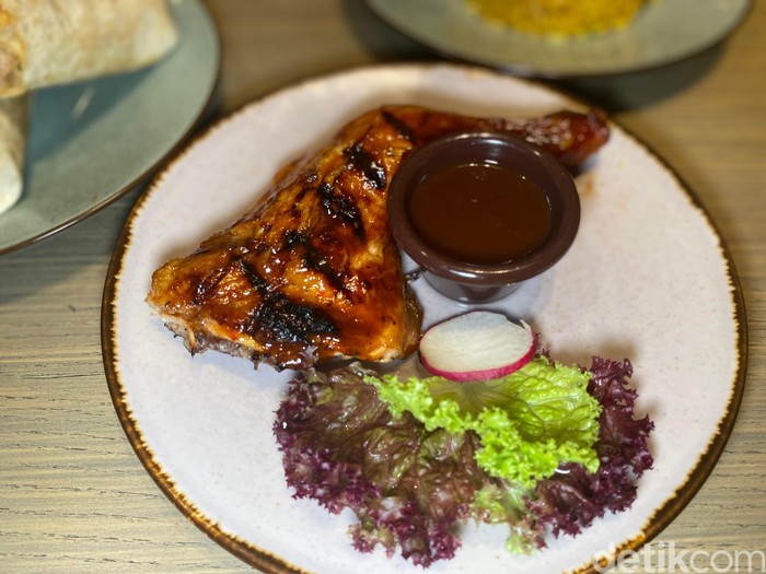 Capricho, ayam panggang ala Meksiko dengan saus habanero