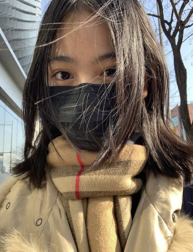 Di usianya yang menginjak 18 tahun, Carmen dinantikan debut pada tanggal 24 Februari 2025. Penggemar KPop asal Indonesia dari berbagai fandom ramai-ramai menunjukkan dukungan untuk Carmen. Foto: dok. Twitter @carmenpict