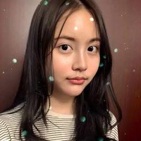 Bakat seni telah mengalir dalam dirinya yang berasal dari keluarga seniman. Carmen menguasai kemampuan tarik suara, rap, dan bermain piano. Dia mulai bergabung jadi trainee SM Entertainment pada tahun 2022. Foto: dok. Twitter @carmenpict