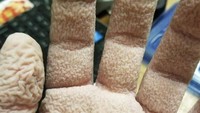 Ketika tangan kamu terlalu lama berada di air (Foto: Boredpanda)