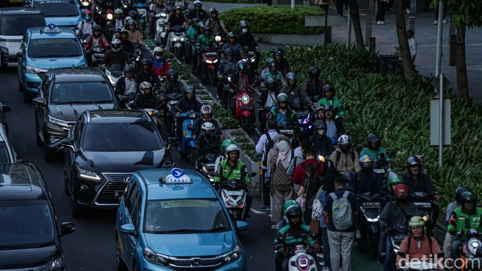 Peringkat Jakarta naik dalam daftar kota termacet di dunia versi INRIX. Dalam laporan terbaru, Jakarta menduduki peringkat ketujuh kota termacet di dunia.