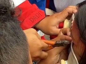Wanita Bandung Ini Viral gegara Piercing Nyangkut Kursi, Begini Endingnya