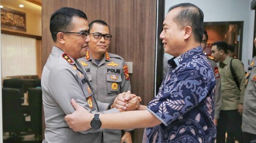 Gubernur NTB terpilih, Lalu Muhamad Iqbal, menemui Kapolda NTB, Irjen Hadi Gunawan, Senin (13/1/2025). (Istimewa)