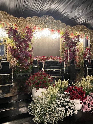 Hasil dekorasi di gang sempit mendadak viral di Instagram. Hasilnya seperti di gedung mewah.