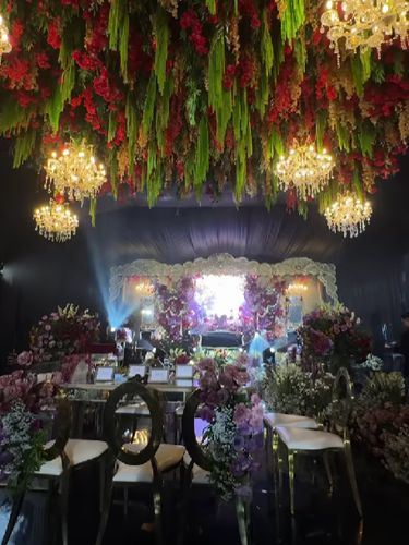 Hasil dekorasi di gang sempit mendadak viral di Instagram. Hasilnya seperti di gedung mewah.