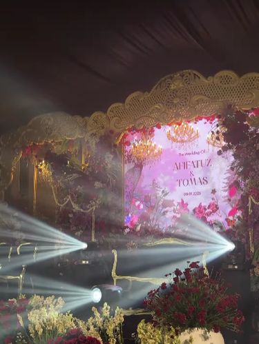 Hasil dekorasi di gang sempit mendadak viral di Instagram. Hasilnya seperti di gedung mewah.