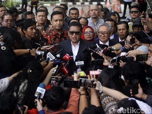 Pengacara Sebut Hasto Siap Jika Ditahan KPK Hari Ini