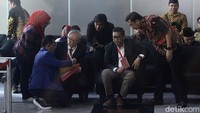 Dalam kasus suap pergantian antarwaktu caleg DPR RI, Hasto diketahui sempat menemui salah satu komisioner KPU saat itu Wahyu Setiawan pada Agustus 2019. Wahyu telah menjalani hukuman dan bebas. 