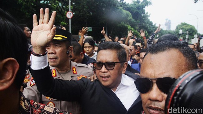 Mereka Mendesak KPK Bersegera Usai Status Hasto Tetap Tersangka