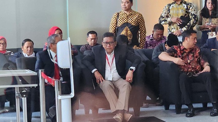 Hasto Kristiyanto di Gedung KPK.