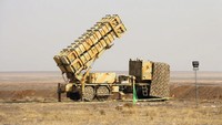 Iran memperluas latihan militer ke dua fasilitas nuklir tambahan di wilayah barat dan tengah negara itu menyusul ketegangan di Timur Tengah terutama dengan Israel. (Mahdi Vaziri, Iranian Army via AP)