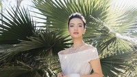 Raline Shah baru saja dilantik sebagai staf khusus Menteri Bidang Kemitraan Global dan Edukasi Digital. Kabar pelantikan artis ini cukup mengejutkan banyak orang. Foto: Instagram @ralineshah