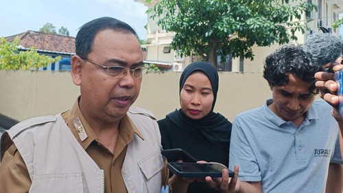 Kadisdikbud NTB, Aidy Furqan, seusai diperiksa di Unit Tipidkor Polresta Mataram, Senin (13/1/2024). (Edi Suryansyah/detikBali)