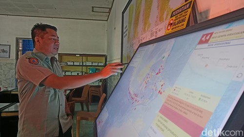 Kepala Pelaksana BPBD Lombok Timur Lalu Mulyadi saat dijumpai di kantornya, Senin (13/1/2025).